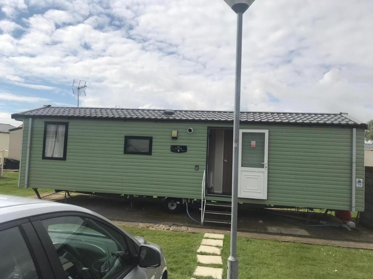 Swift Loire Hotel Jaywick Sands Buitenkant foto